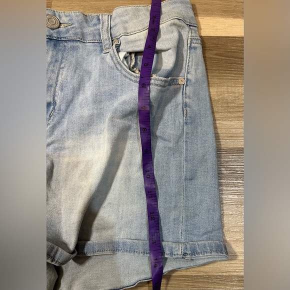 Shorts - Picture 4 of 5